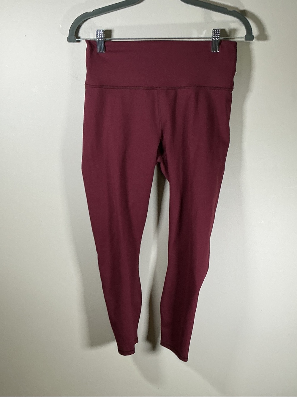 Fabletics PowerHold Burgundy High Waisted Cropped Leggings Size M